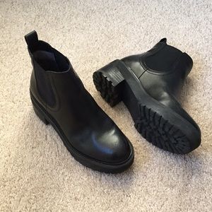 Linda Paulo Tate Platform Chelsea Boot